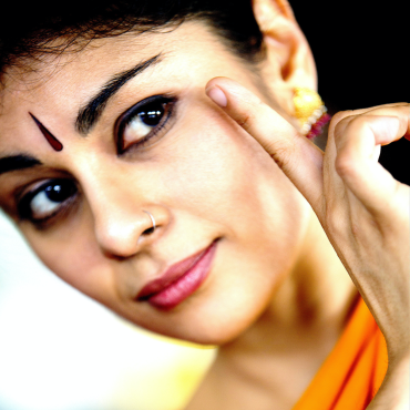 Image of Ashwini Ramaswamy in studio.