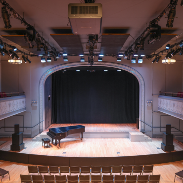 Roulette's stage, featuring a piano